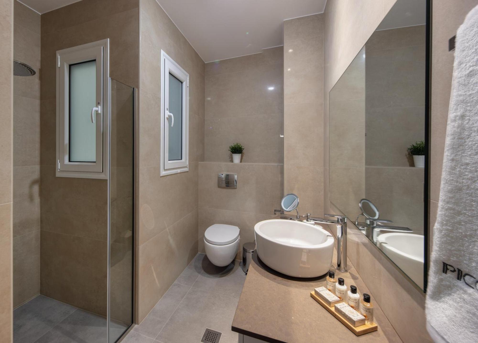 Piccadilly House Aparthotel Arta Bagian luar foto